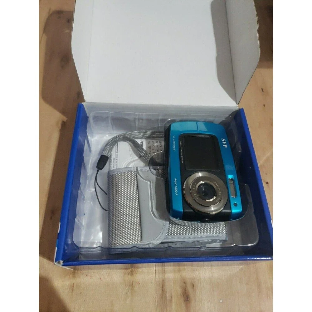 SVP Waterproof 18 Mega Pixel Digital Camera AQUA 5500-A w/ Floating Wristband